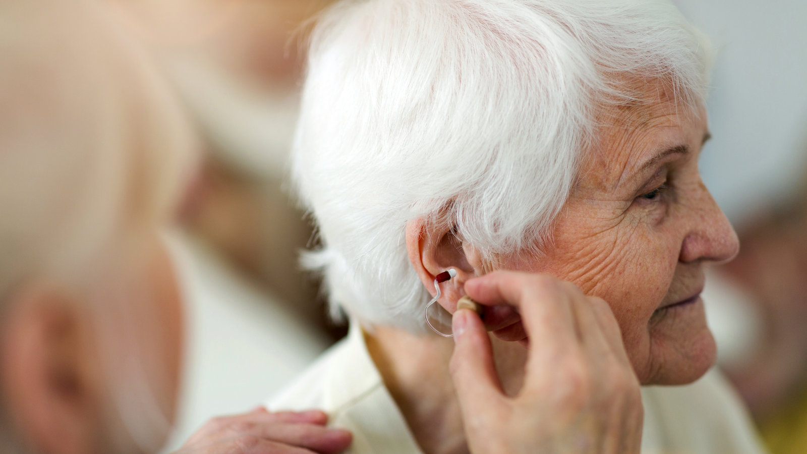 noise-cancelling-hearing-aids-in-kerala-sravana-hearing-center